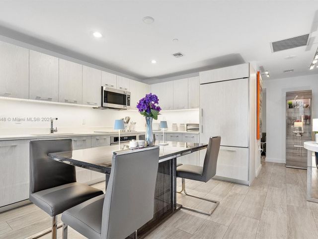 Apartment for sale  Unit #1510 - photo 6102016