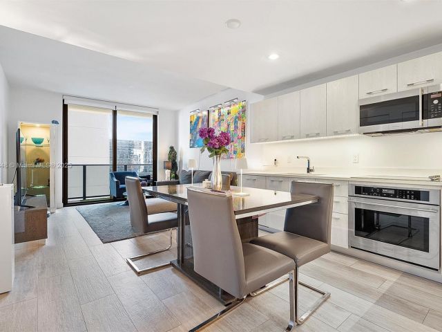 Apartment for sale  Unit #1510 - photo 6102017