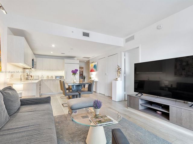 Apartment for sale  Unit #1510 - photo 6102020