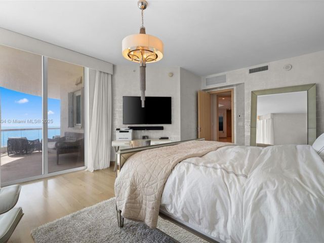 Apartment for sale  Unit #1101 - photo 6104502