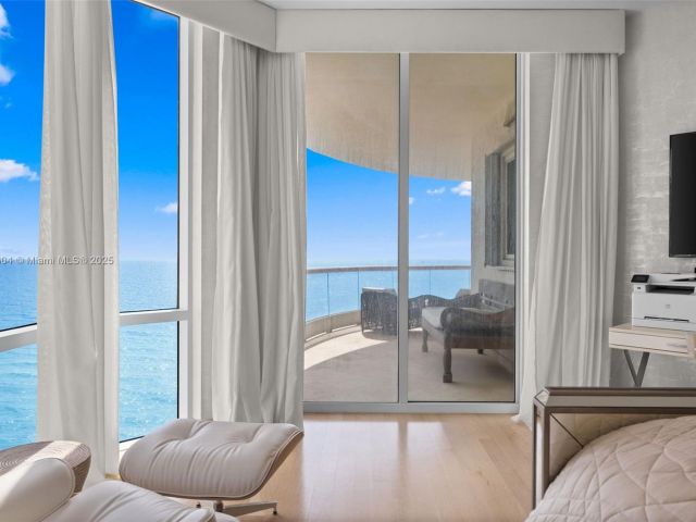 Apartment for sale  Unit #1101 - photo 6104503