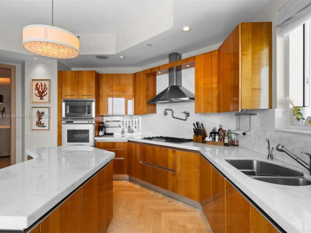 Apartment for sale  Unit #1101 - photo 6104512