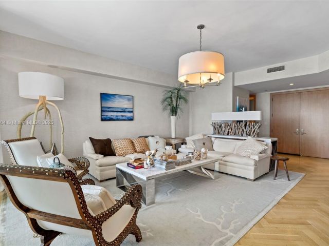 Apartment for sale  Unit #1101 - photo 6104517