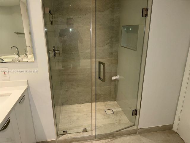 Apartment for rent  Unit #2412 - photo 6110763