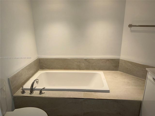 Apartment for rent  Unit #2412 - photo 6110765