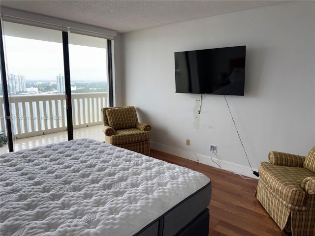 Apartment for rent  Unit #2412 - photo 6110766