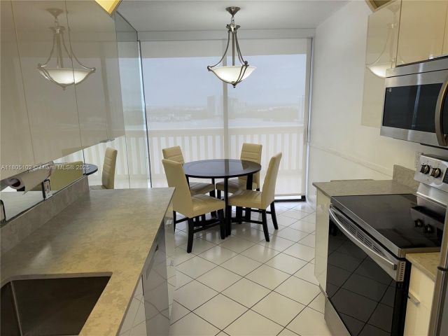 Apartment for rent  Unit #2412 - photo 6110769