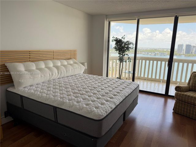 Apartment for rent  Unit #2412 - photo 6110775