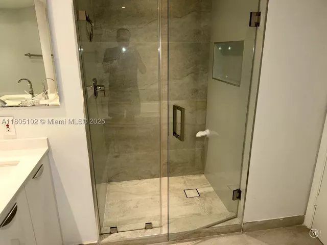 2-bedroom condo for rent in Aventura - 1000 W Island Blvd 2412 - MondialRealty