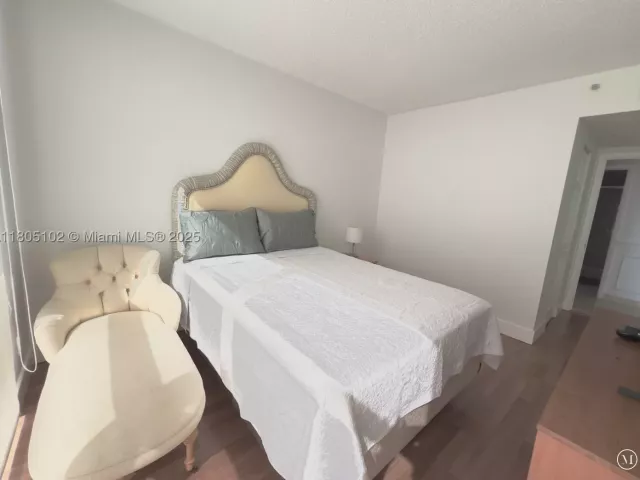 2-bedroom condo for rent in Aventura - 1000 W Island Blvd 2412 - MondialRealty