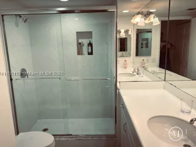 2-bedroom condo for rent in Aventura - 1000 W Island Blvd 2412 - MondialRealty