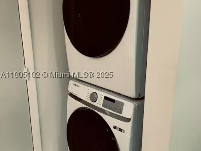 2-bedroom condo for rent in Aventura - 1000 W Island Blvd 2412 - MondialRealty