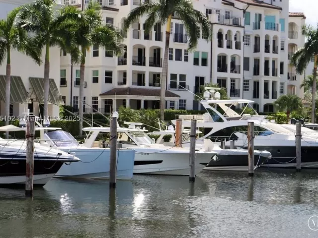 2-bedroom condo for rent in Aventura - 1000 W Island Blvd 2412 - MondialRealty