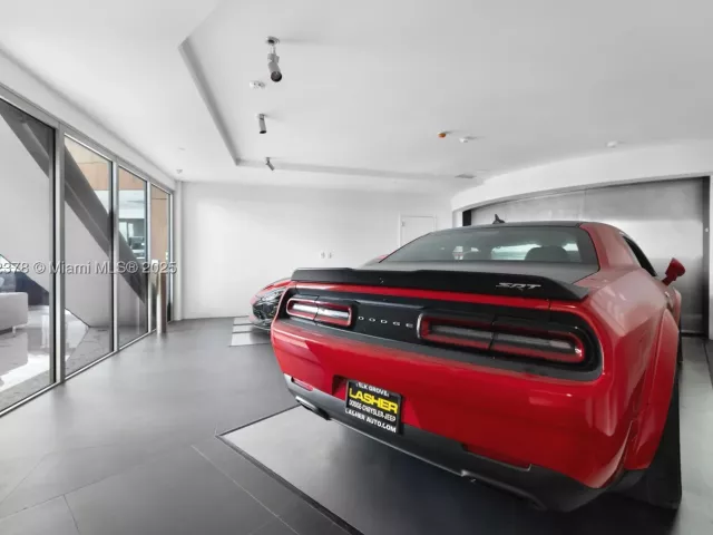 3-bedroom condo for rent in Sunny Isles Beach - 18555 Collins Ave 4603 - MondialRealty