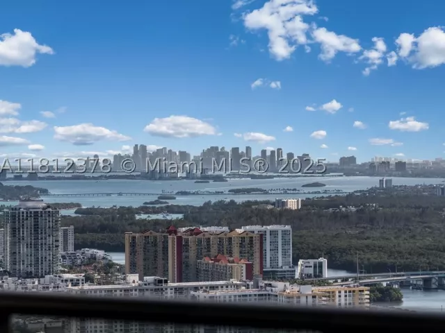 3-bedroom condo for rent in Sunny Isles Beach - 18555 Collins Ave 4603 - MondialRealty