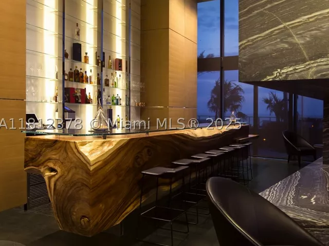 3-bedroom condo for rent in Sunny Isles Beach - 18555 Collins Ave 4603 - MondialRealty