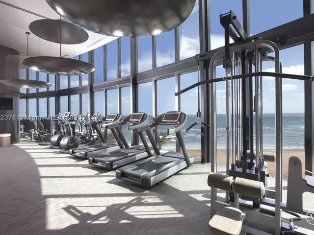 3-bedroom condo for rent in Sunny Isles Beach - 18555 Collins Ave 4603 - MondialRealty