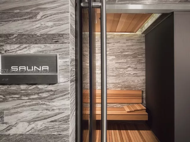 3-bedroom condo for rent in Sunny Isles Beach - 18555 Collins Ave 4603 - MondialRealty