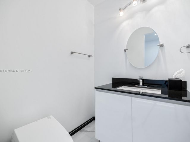 Apartment for rent  Unit #4603 - photo 6103780