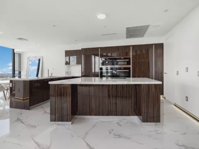 Apartment for sale  Unit #4603 - photo 6103841