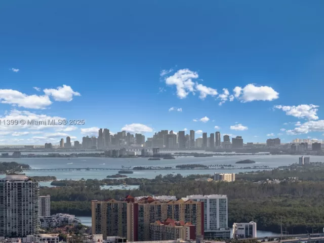 3-bedroom condo for sale in Sunny Isles Beach - 18555 Collins Ave 4603 - MondialRealty