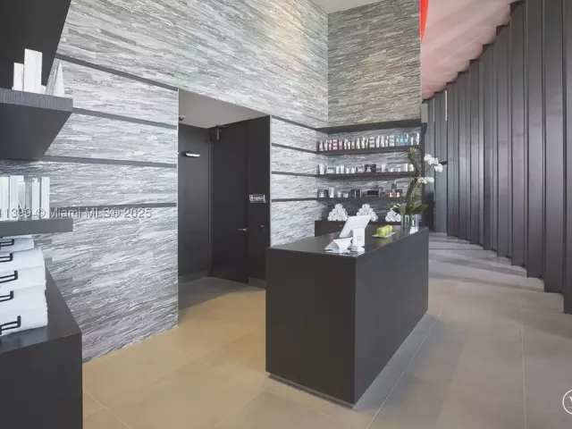 3-bedroom condo for sale in Sunny Isles Beach - 18555 Collins Ave 4603 - MondialRealty