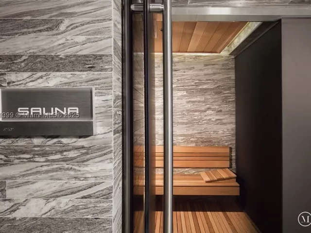 3-bedroom condo for sale in Sunny Isles Beach - 18555 Collins Ave 4603 - MondialRealty