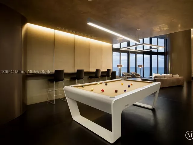 3-bedroom condo for sale in Sunny Isles Beach - 18555 Collins Ave 4603 - MondialRealty