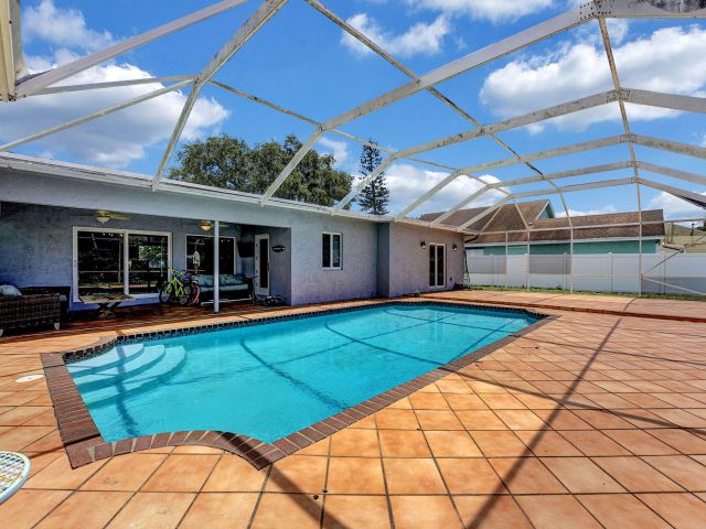 Home for sale at 1260 SW 17th Street - photo 6216376