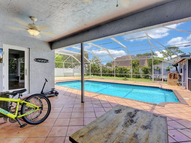 Home for sale at 1260 SW 17th Street - photo 6216377