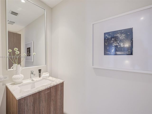 Apartment for sale  Unit #3603 - photo 6106042