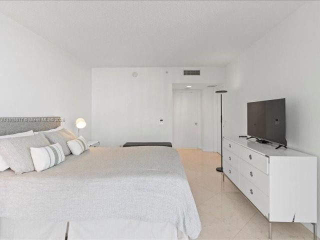 Apartment for sale  Unit #1007 - photo 6106131