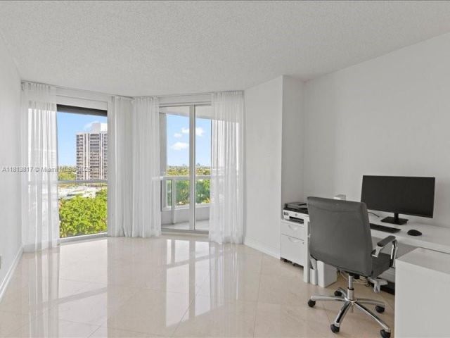 Apartment for sale  Unit #1007 - photo 6106135