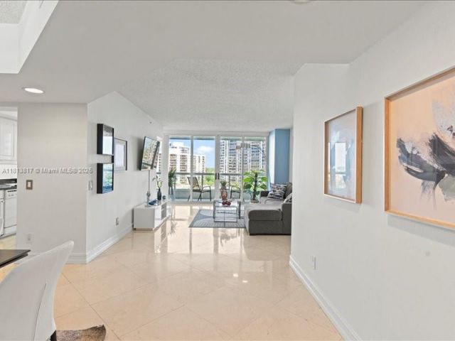 Apartment for sale  Unit #1007 - photo 6106138