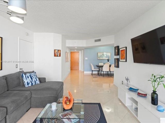 Apartment for sale  Unit #1007 - photo 6106140