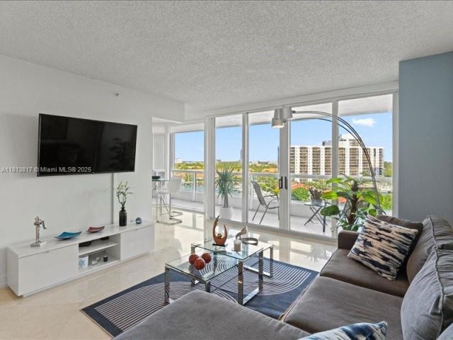 Apartment for sale  Unit #1007 - photo 6106141