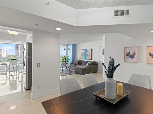 Apartment for sale  Unit #1007 - photo 6106143