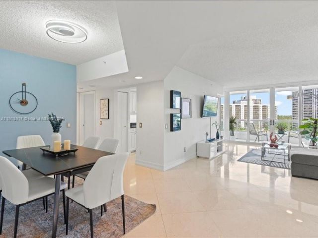 Apartment for sale  Unit #1007 - photo 6106144