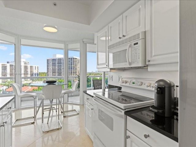 Apartment for sale  Unit #1007 - photo 6106148