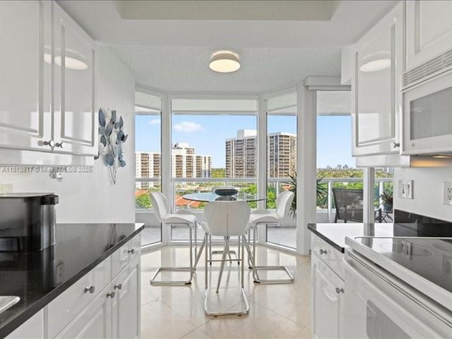 Apartment for sale  Unit #1007 - photo 6106149