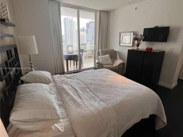 Apartment for rent  Unit #2701 - photo 6482372