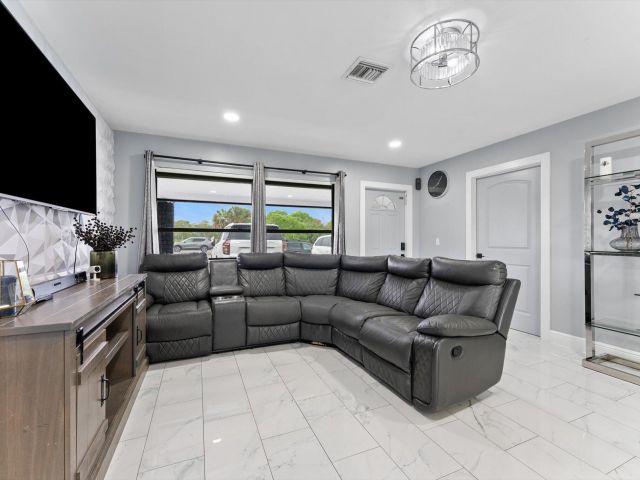 Home for sale at 4501 N Australian Avenue - photo 6115955