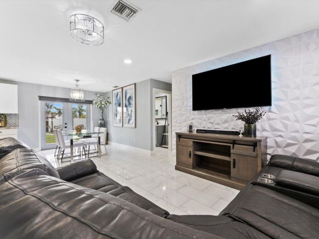 Home for sale at 4501 N Australian Avenue - photo 6115956