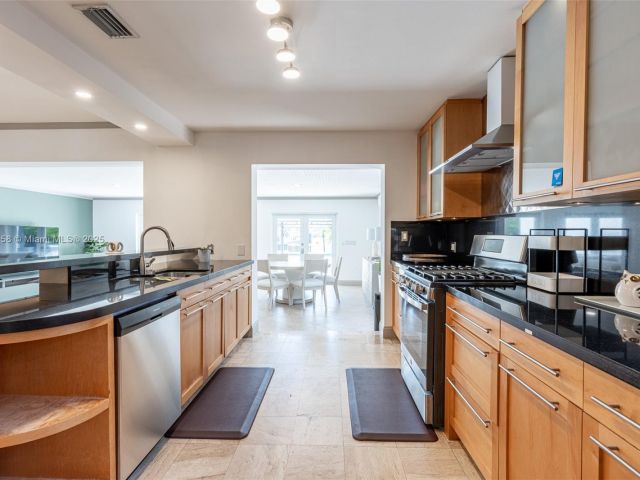 Home for rent at 1430 Stillwater Dr 1430 - photo 6105478