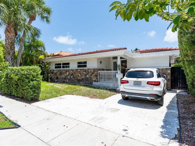 Home for rent at 1430 Stillwater Dr 1430 - photo 6105488