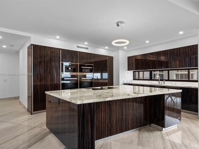 Apartment for sale  Unit #2105 - photo 6858707