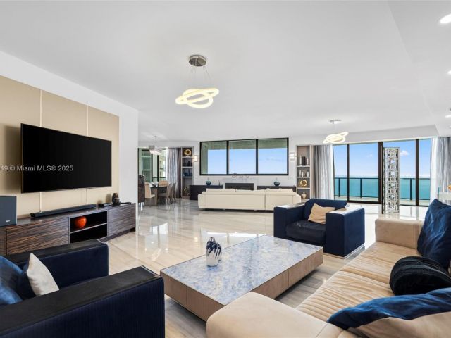 Apartment for sale  Unit #2105 - photo 6858713