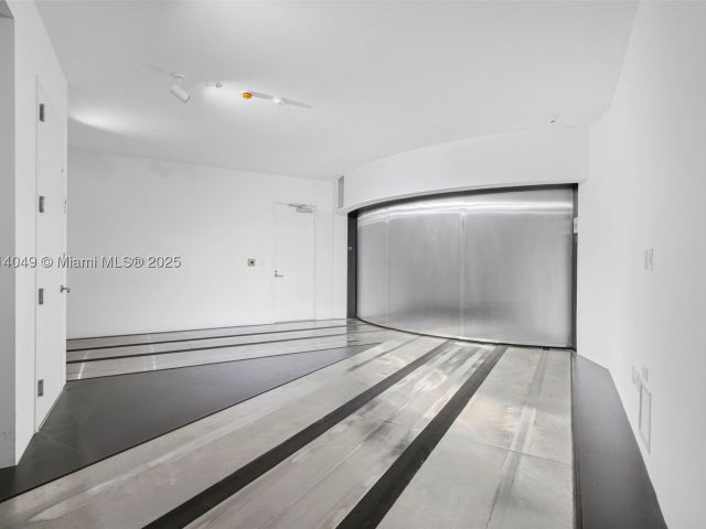 4-bedroom condo for sale in Sunny Isles Beach - 18555 Collins Ave 2105 - MondialRealty