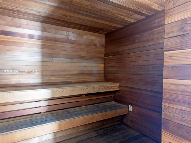 Apartment for sale  Unit #2510 - photo 6108012