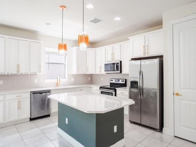 Home for sale at 3943 Mahogany Ln - photo 6104860